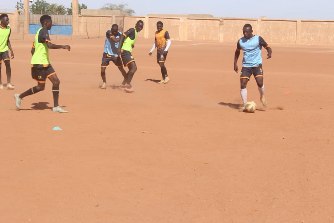 Première séance d'entraînement à Arlit .